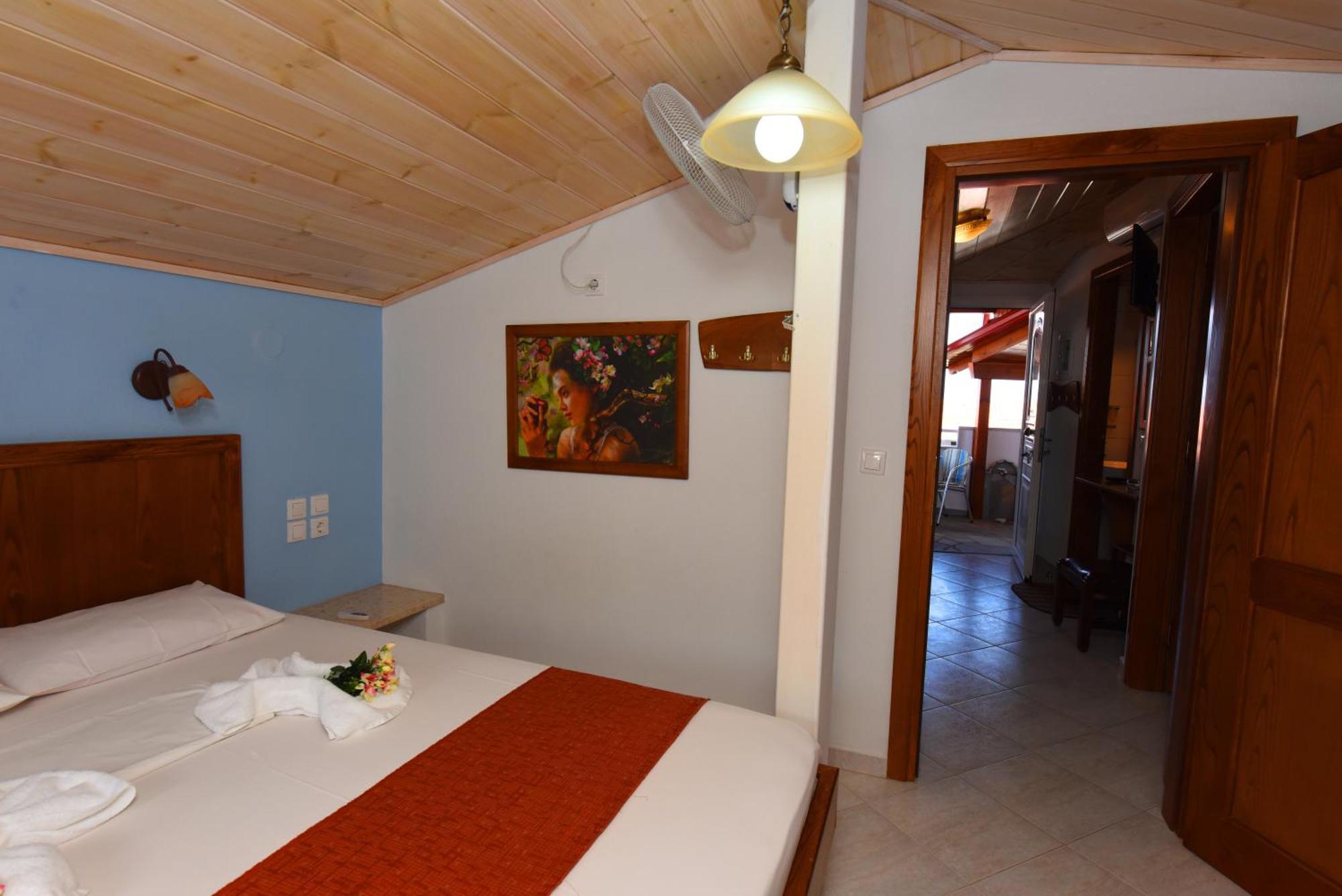 Haus Niko Apartments And Suites Νέα Ποτίδαια Δωμάτιο φωτογραφία