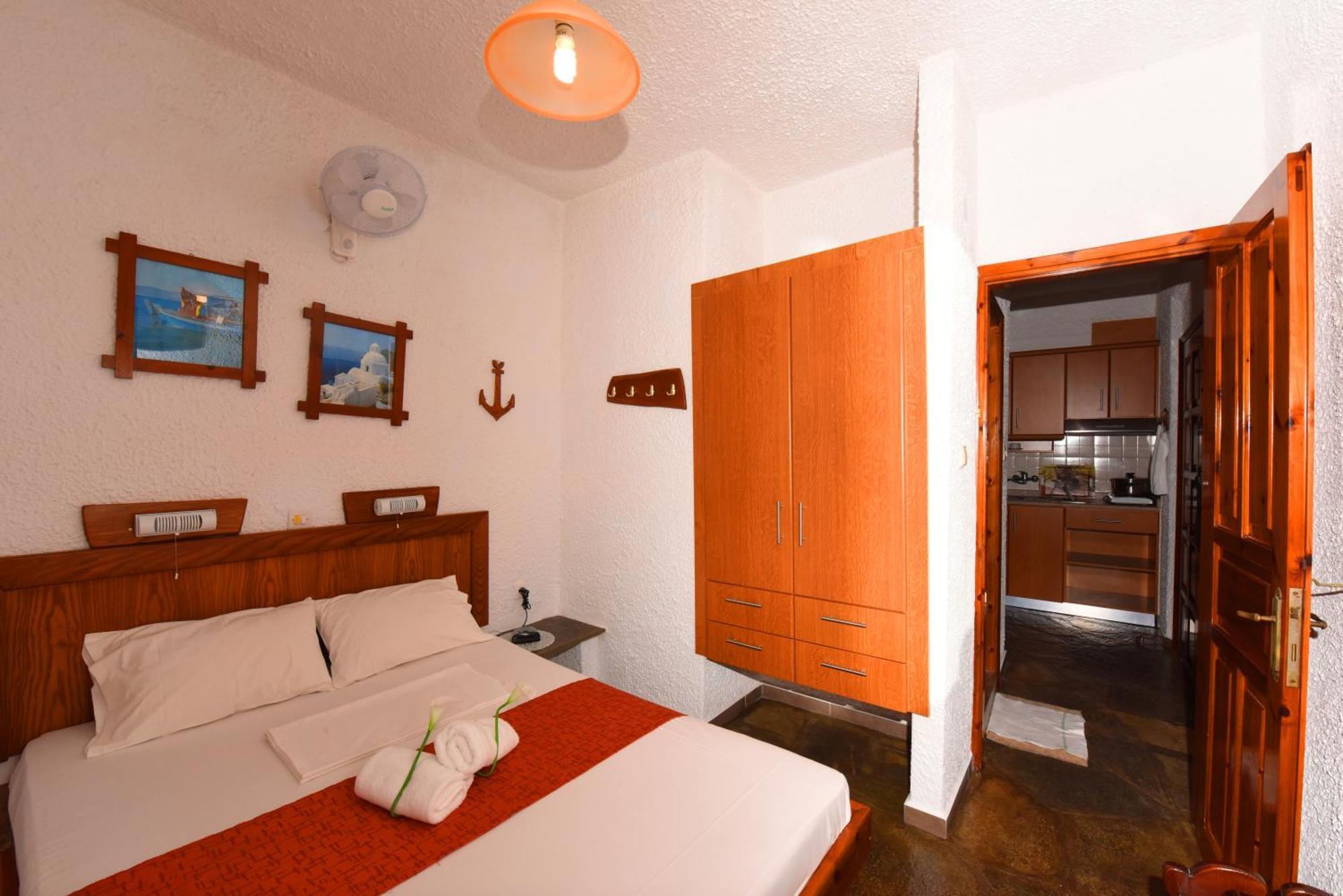 Haus Niko Apartments And Suites Νέα Ποτίδαια Δωμάτιο φωτογραφία